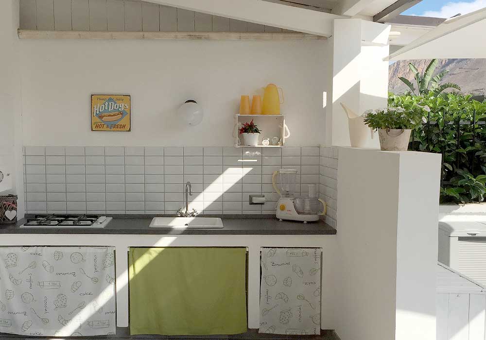 The outdoor kitchen of Villa Velella