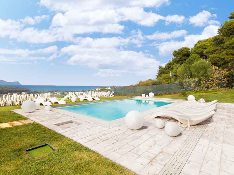 zwembad-uitzicht-silene-sicula The swimming pool of Villa Silene sicula